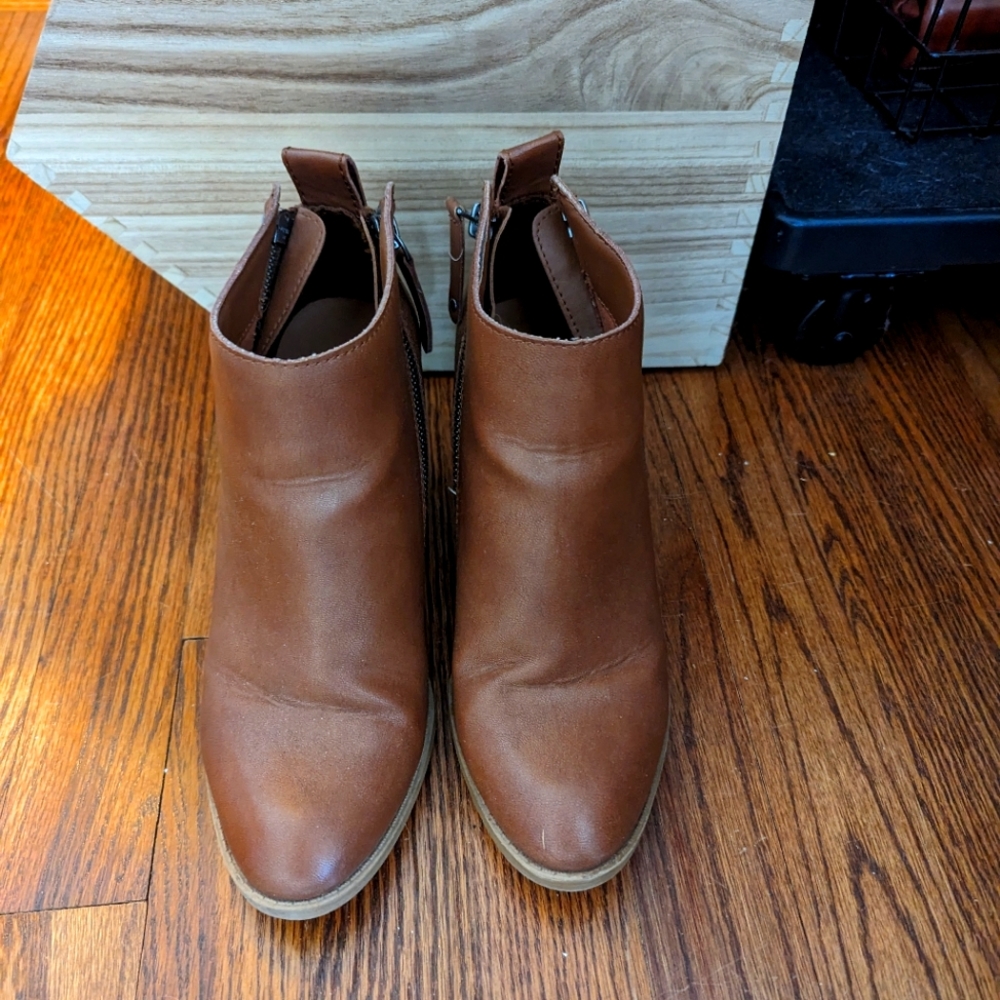 Dolce Vita ankle boot brown 7 1/2 Target